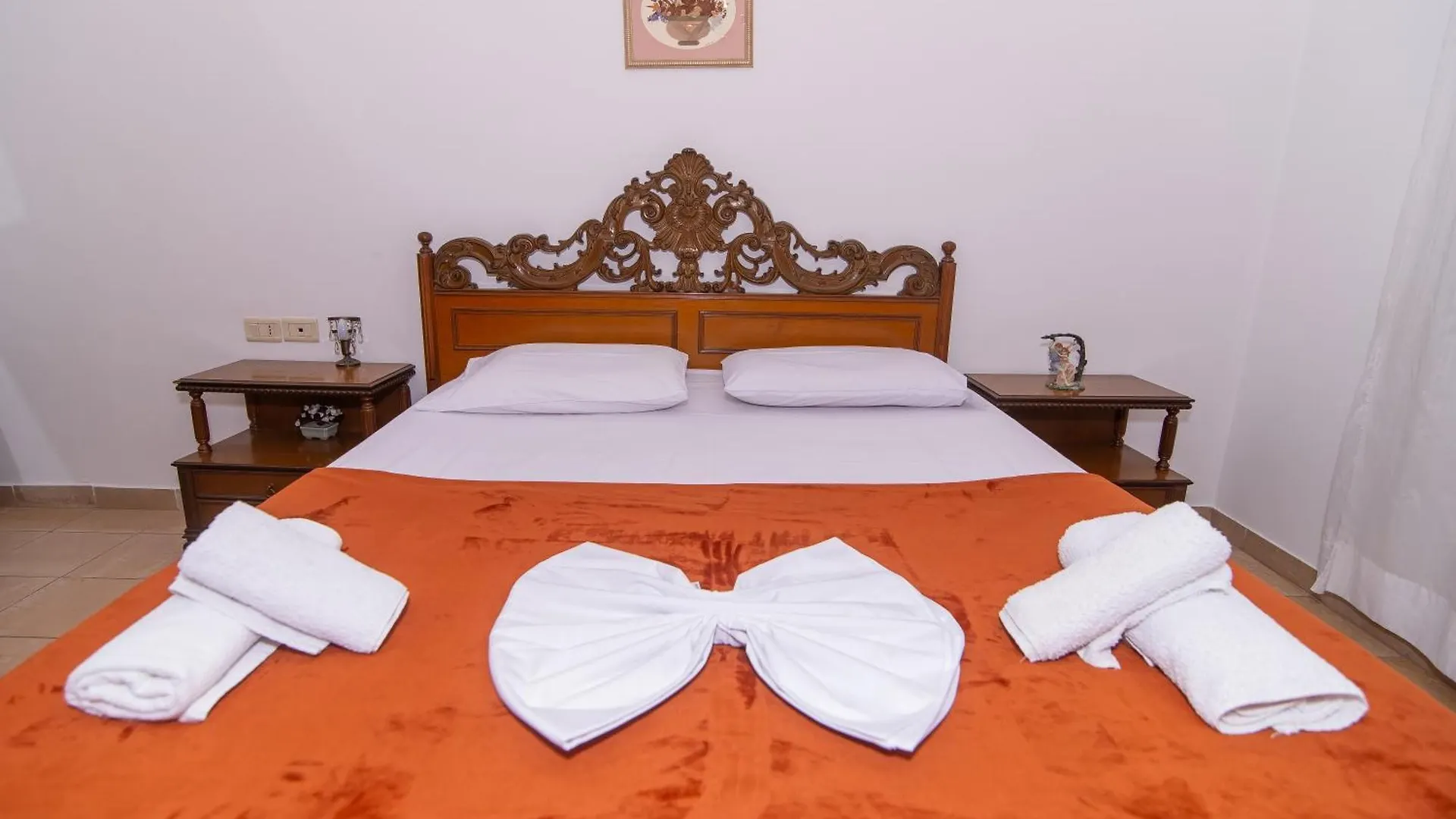 Vintage Blloku Apartment Tirana